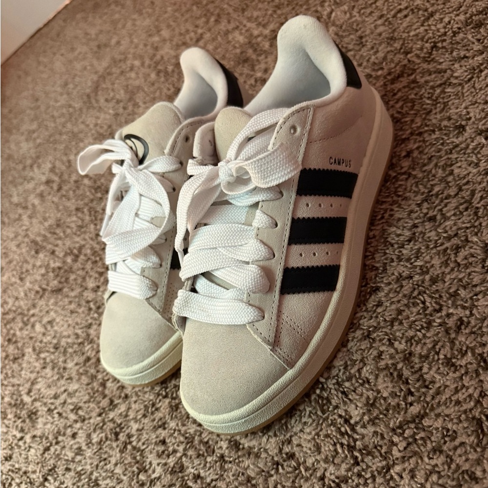 Adidas Women's Campus Sneakers in Crystal White / Core Black / Off White